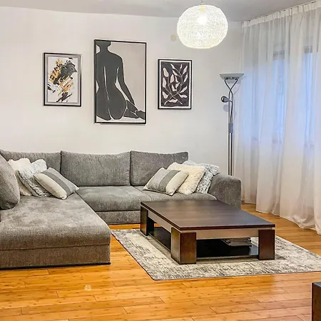 Apartamento Lara - Spacious And Comfortable 2-bed, 2-bath