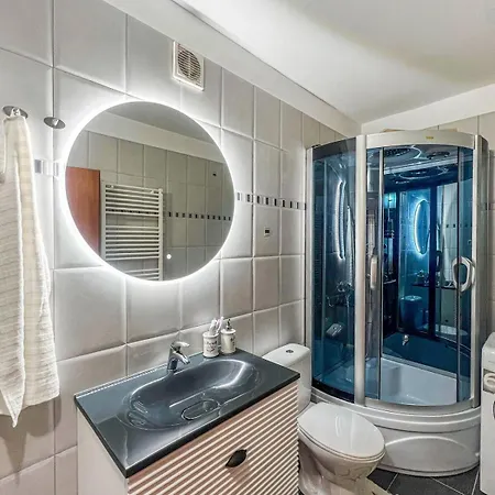 アパート Lara - Spacious And Comfortable 2-bed, 2-bath スプリト